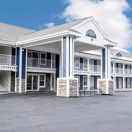 Hilltop Inn & Suites, Near Foxwoods Casino 노스스토닝턴 외부 사진