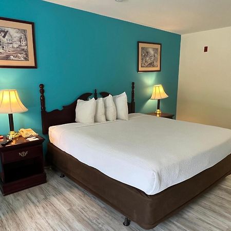 Hilltop Inn & Suites, Near Foxwoods Casino 노스스토닝턴 외부 사진
