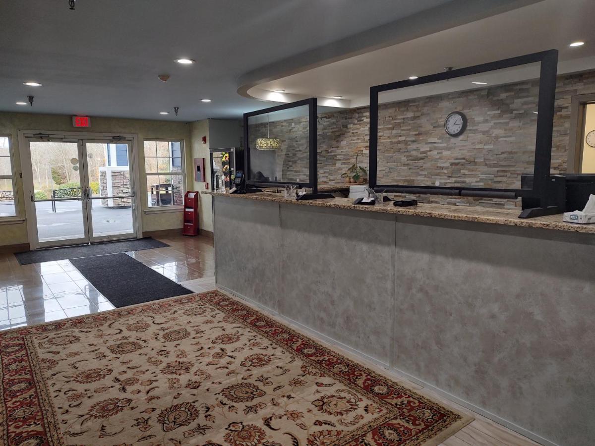 Hilltop Inn & Suites, Near Foxwoods Casino 노스스토닝턴 외부 사진
