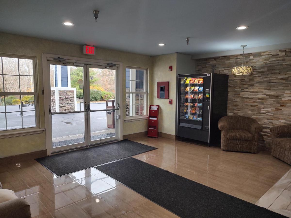 Hilltop Inn & Suites, Near Foxwoods Casino 노스스토닝턴 외부 사진