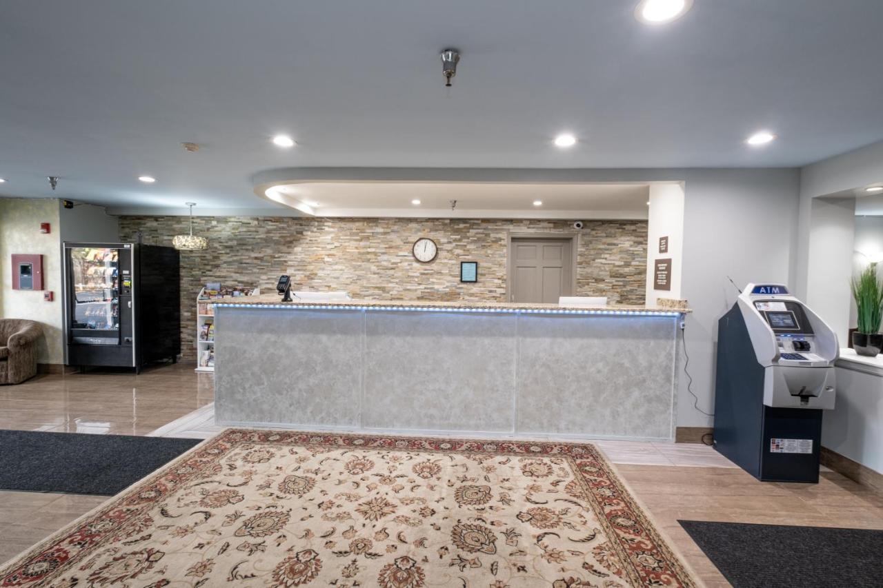 Hilltop Inn & Suites, Near Foxwoods Casino 노스스토닝턴 외부 사진