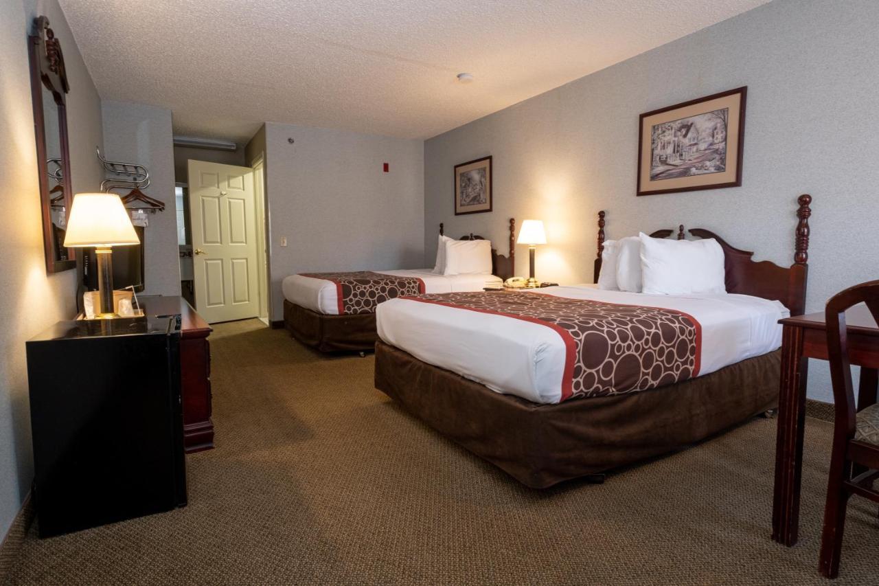 Hilltop Inn & Suites, Near Foxwoods Casino 노스스토닝턴 외부 사진