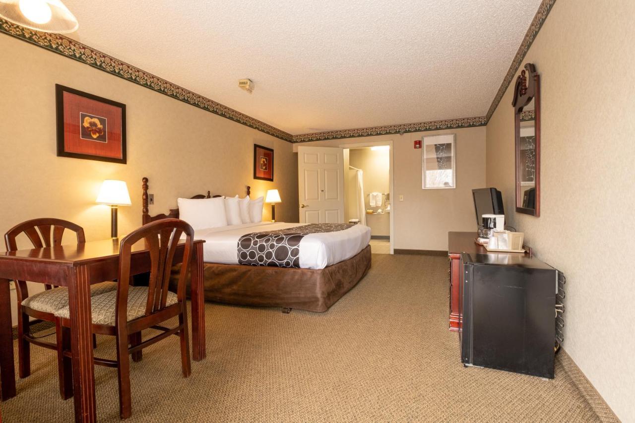 Hilltop Inn & Suites, Near Foxwoods Casino 노스스토닝턴 외부 사진