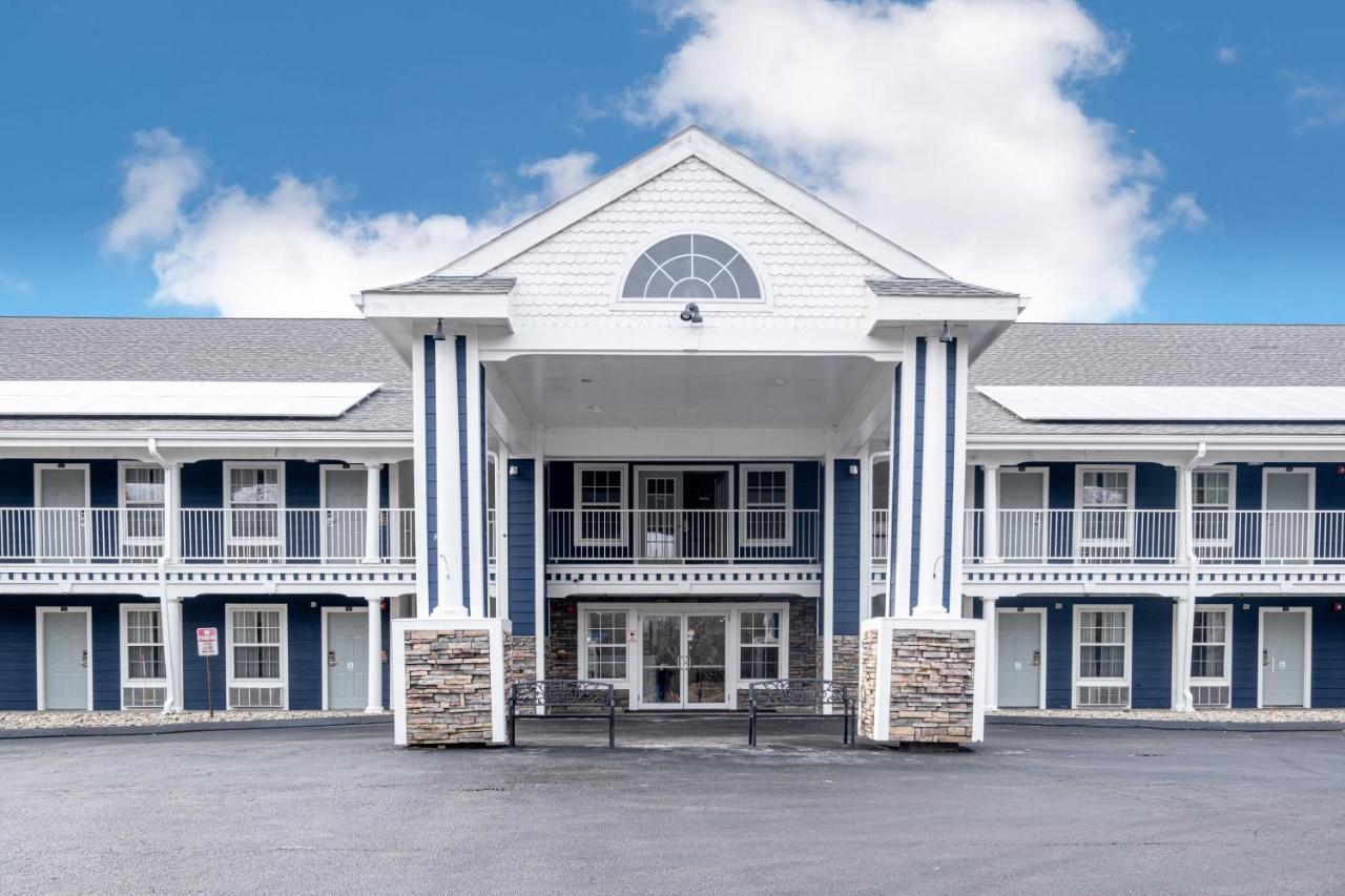 Hilltop Inn & Suites, Near Foxwoods Casino 노스스토닝턴 외부 사진