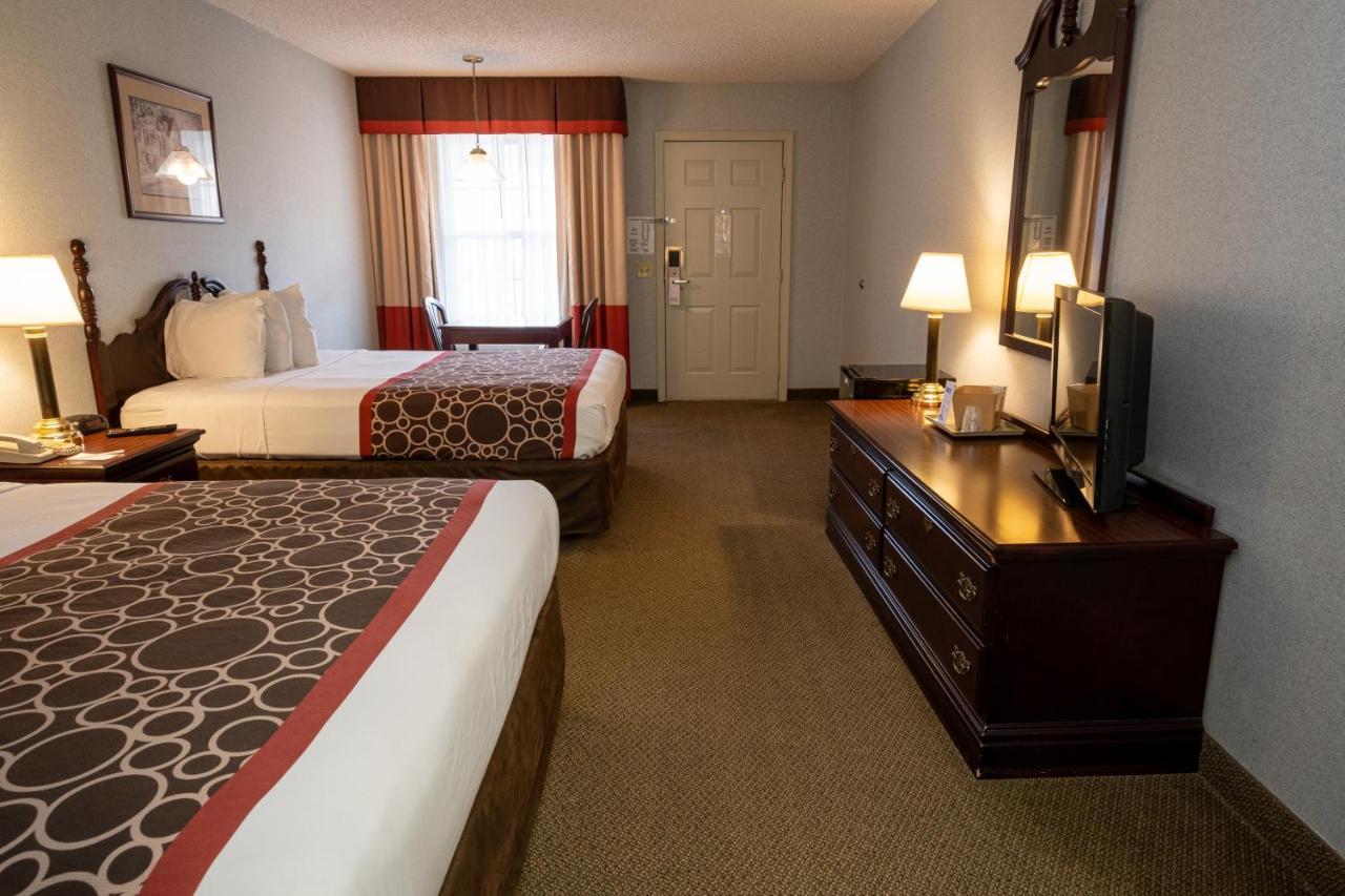 Hilltop Inn & Suites, Near Foxwoods Casino 노스스토닝턴 외부 사진