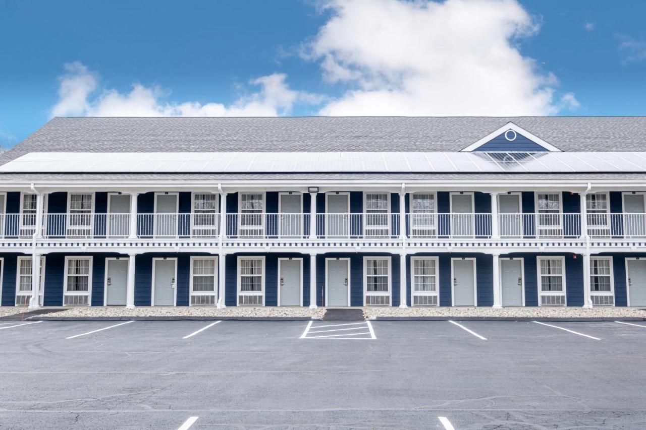Hilltop Inn & Suites, Near Foxwoods Casino 노스스토닝턴 외부 사진