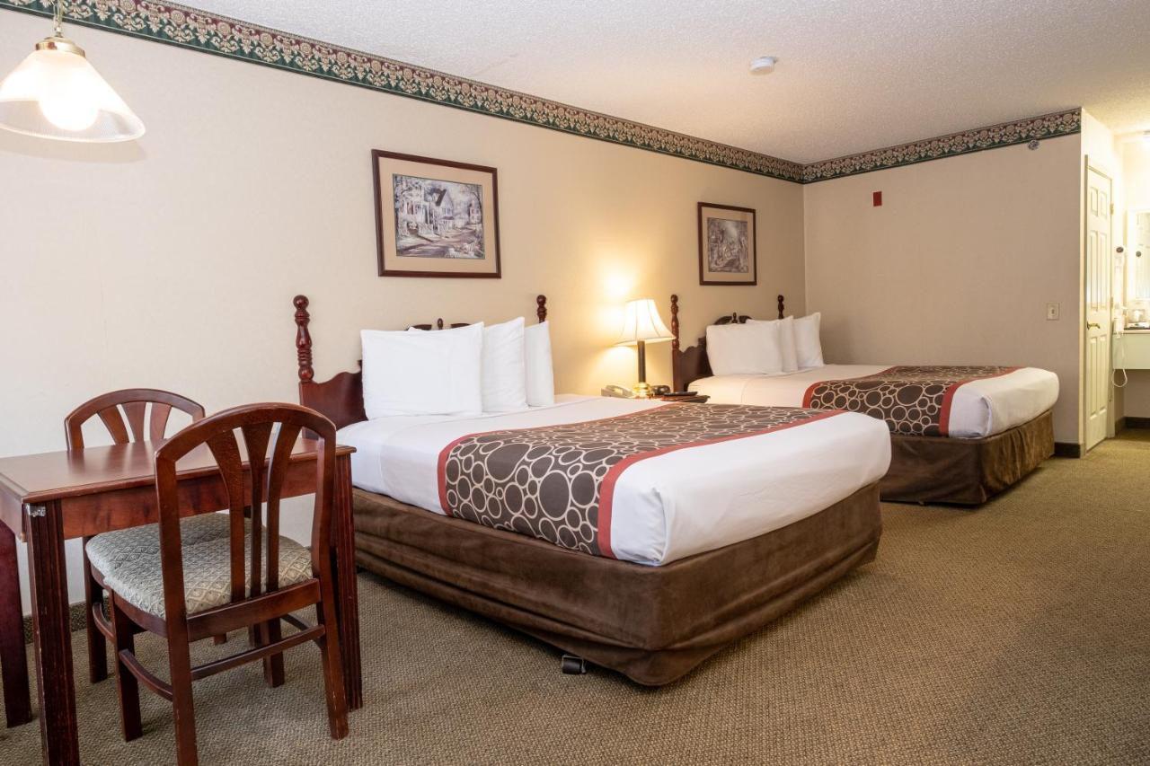 Hilltop Inn & Suites, Near Foxwoods Casino 노스스토닝턴 외부 사진