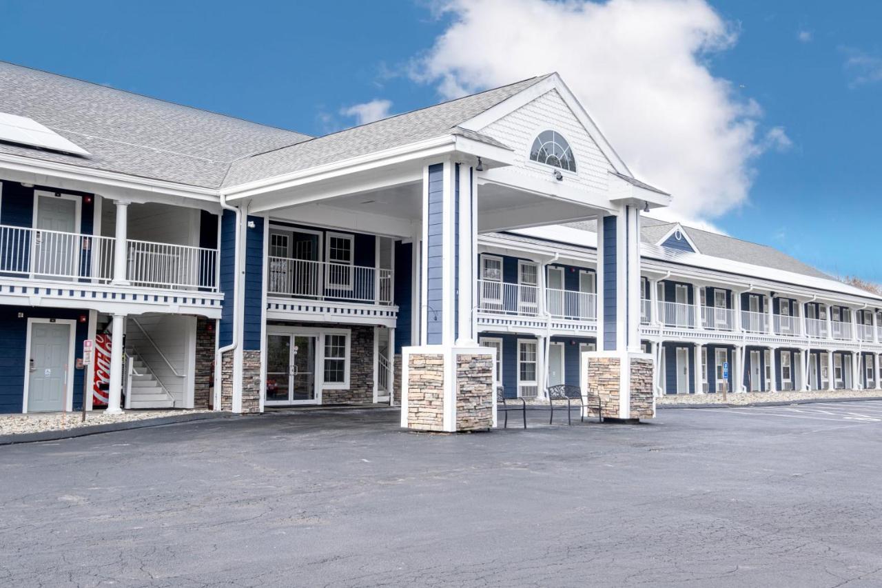 Hilltop Inn & Suites, Near Foxwoods Casino 노스스토닝턴 외부 사진