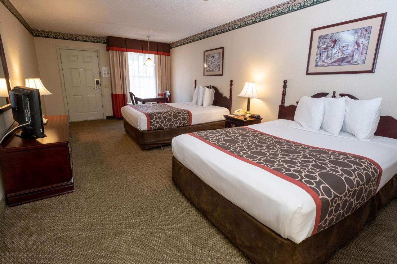 Hilltop Inn & Suites, Near Foxwoods Casino 노스스토닝턴 외부 사진