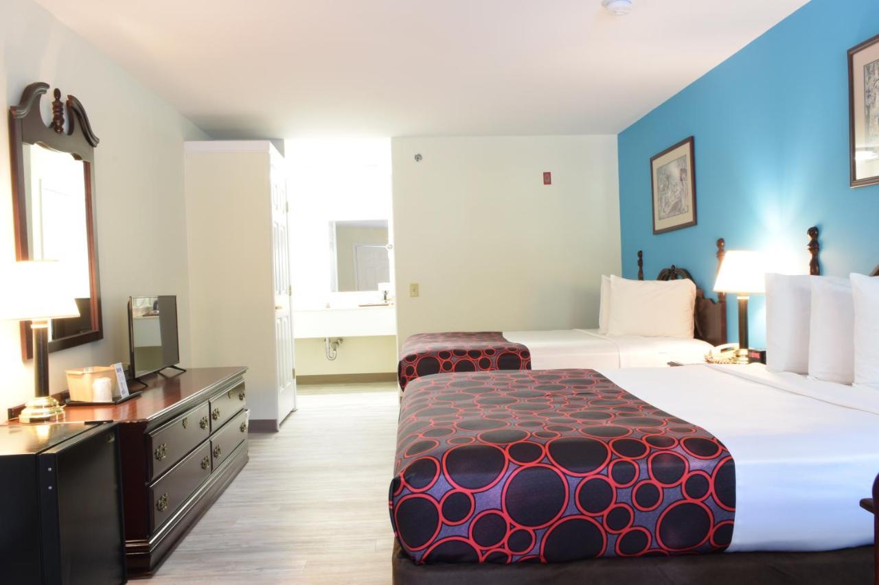 Hilltop Inn & Suites, Near Foxwoods Casino 노스스토닝턴 외부 사진